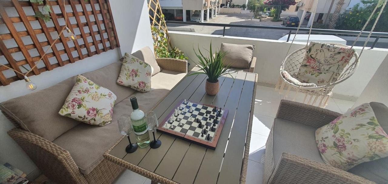 Stefaris "Koutsou Court 105" Apartman Lárnaka Kültér fotó