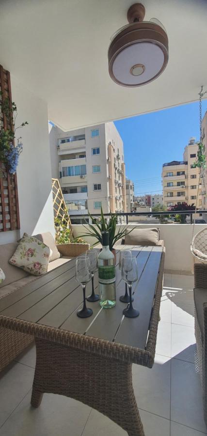 Stefaris "Koutsou Court 105" Apartman Lárnaka Kültér fotó