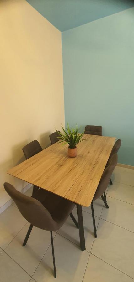 Stefaris "Koutsou Court 105" Apartman Lárnaka Kültér fotó