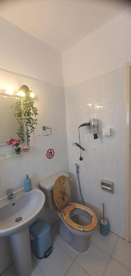 Stefaris "Koutsou Court 105" Apartman Lárnaka Kültér fotó
