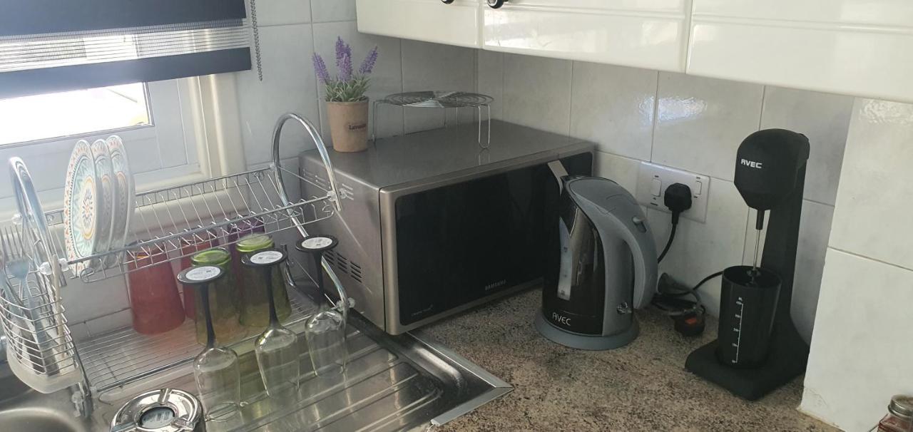 Stefaris "Koutsou Court 105" Apartman Lárnaka Kültér fotó