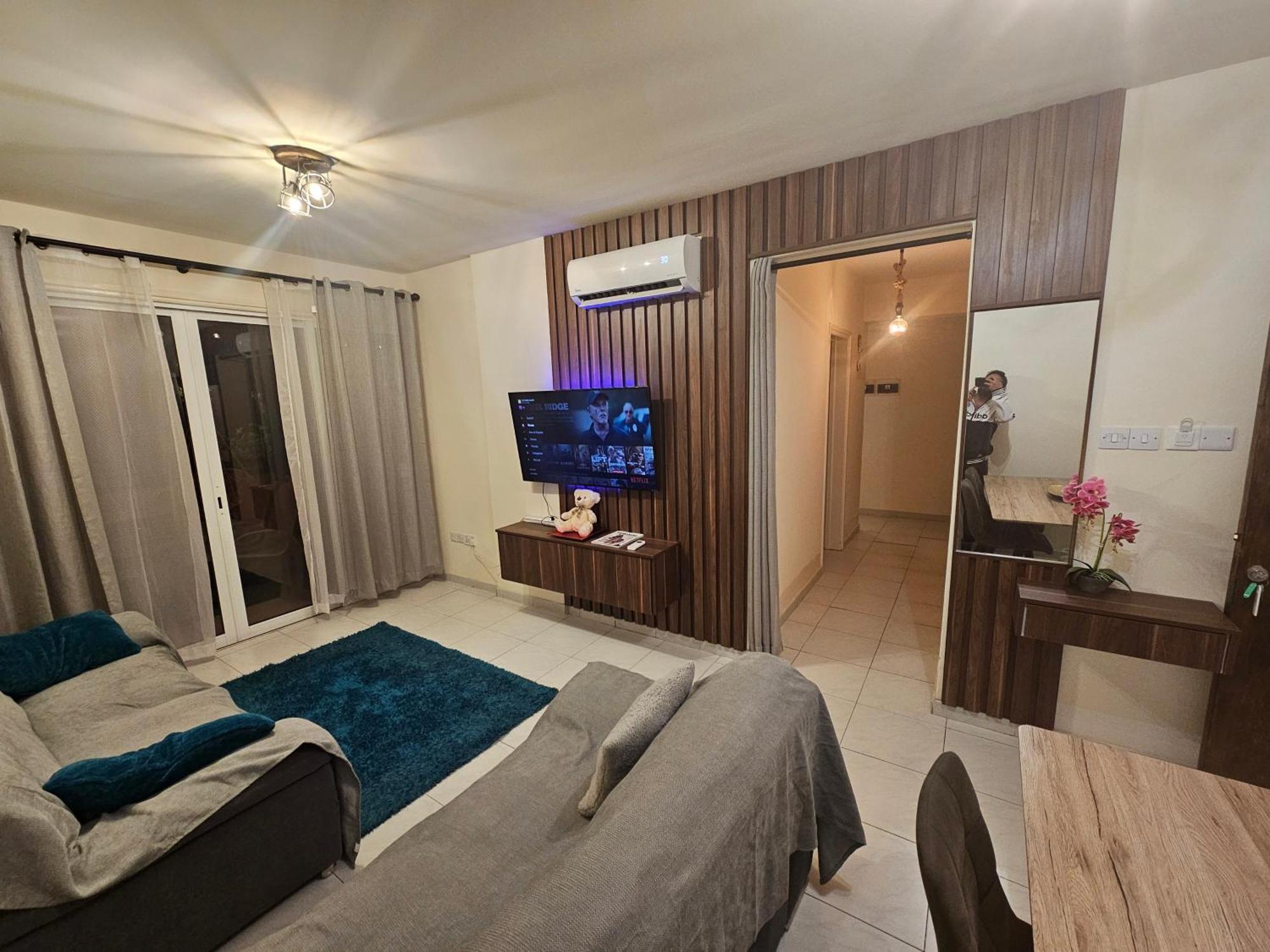 Stefaris "Koutsou Court 105" Apartman Lárnaka Kültér fotó